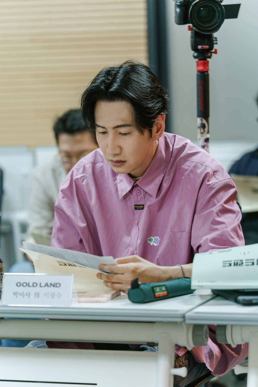 디즈니+ 또 해냈다…<b>박보영</b>·김성철→<b>이광수</b> 모인 ‘<b>골드랜드</b>’ 2026년 ...