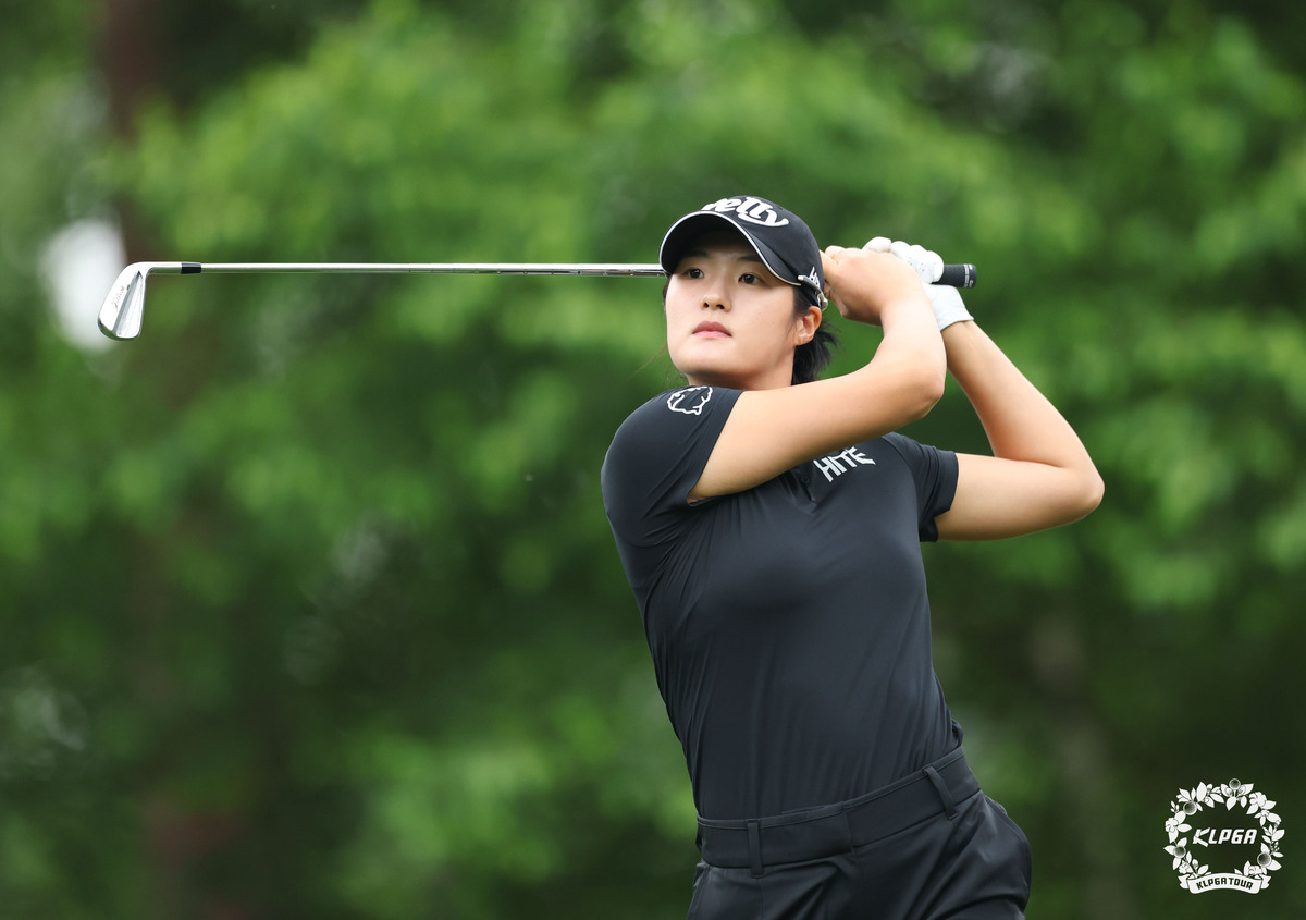 하루 ‘10언더파’ 쏟아졌다… <b>고지우</b> KLPGA 36홀 역대 최소타&김민별 개...