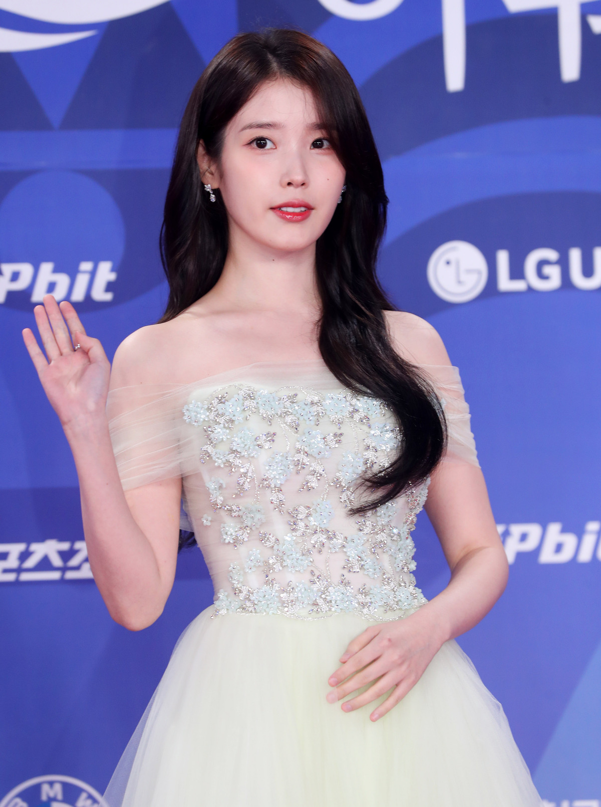 청룡시리즈 대상 ‘<b>폭싹 속았수다</b>’…아이유 여우주연상