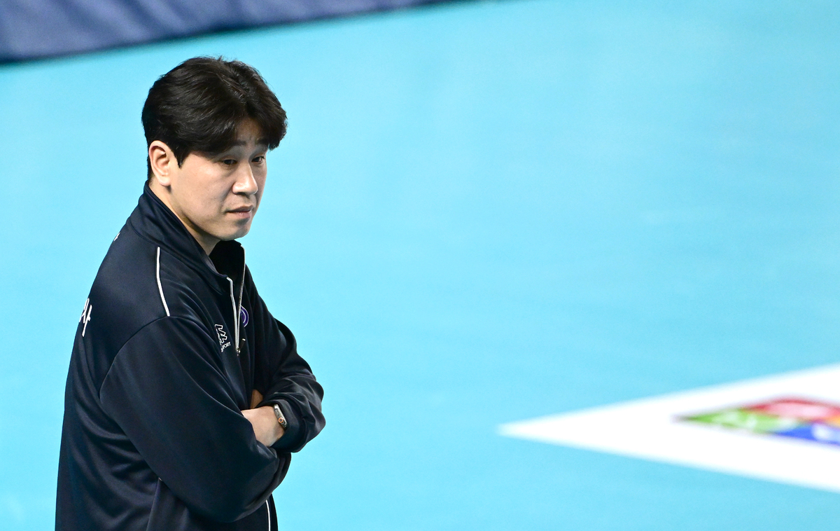 스포츠윤리센터, KOVO에 ‘<b>코치 폭행</b> 혐의’ <b>김종민 감독</b> 징계 요구… “...