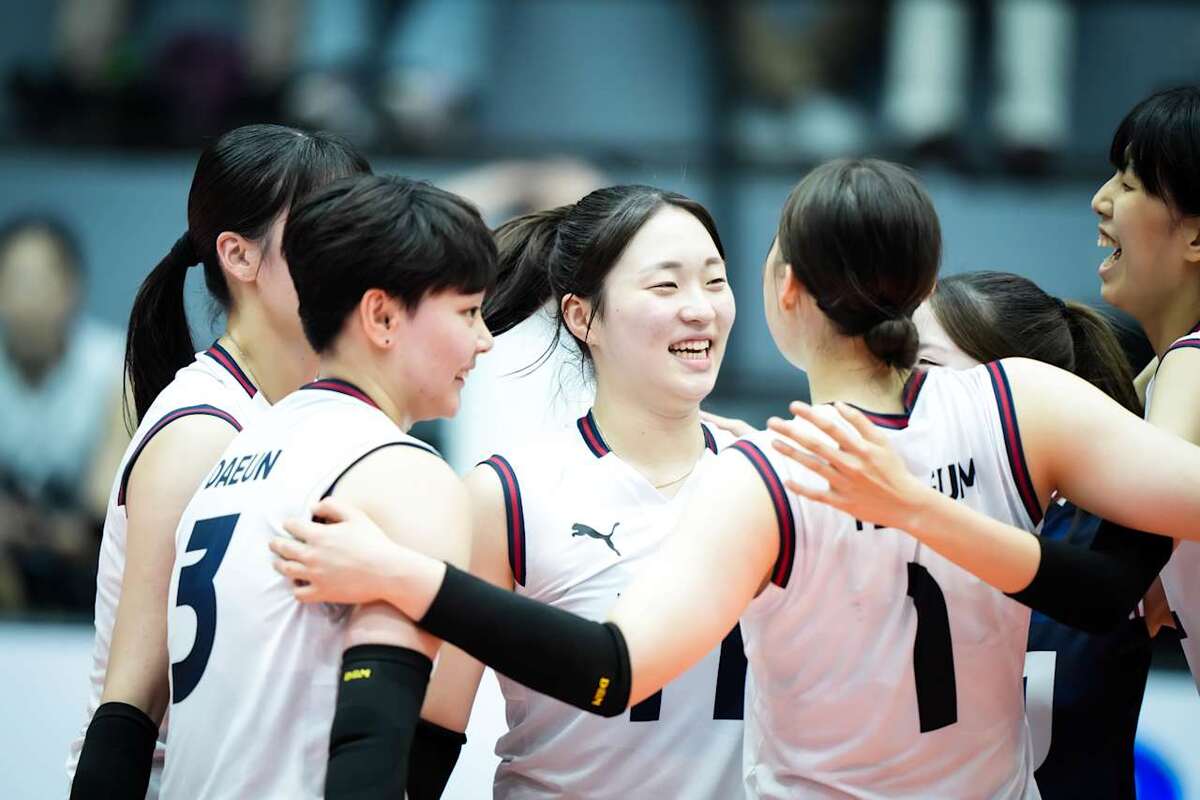 '전다빈 15점’ U-21 <b>여자 배구</b>, 높이에 밀리면서 <b>세계</b> 1위 중국에 완패