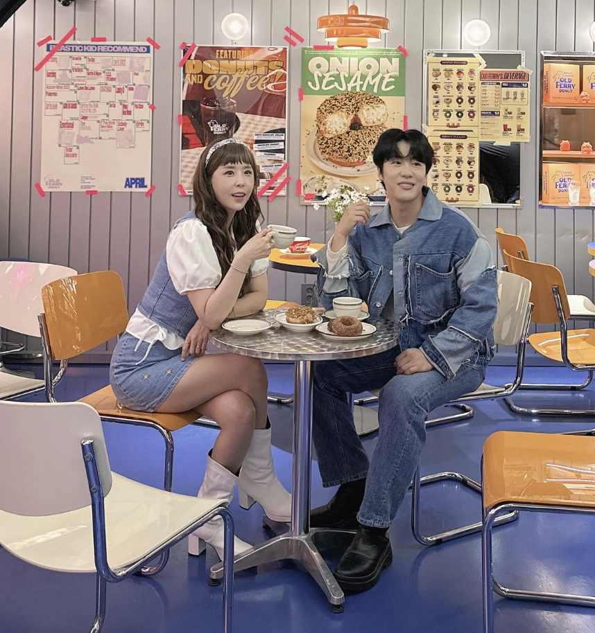 ‘신지’ <b>문원</b>, <b>팬 고소 논란 해명</b>…“코요태 팬 겨냥한 것 아냐”