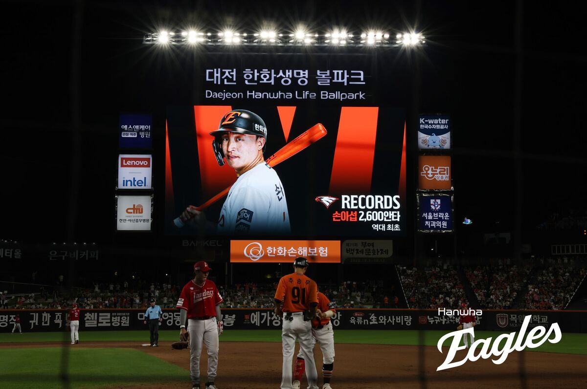 6연패 탈출…김경문 감독 “<b>황준서</b>, 6이닝 완벽한 모습”