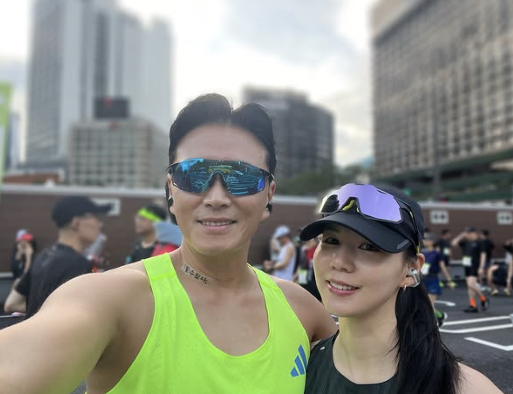 박시은<b>진태현</b>, <b>마라톤</b> 함께 <b>완주</b>…건강한 근황 전해