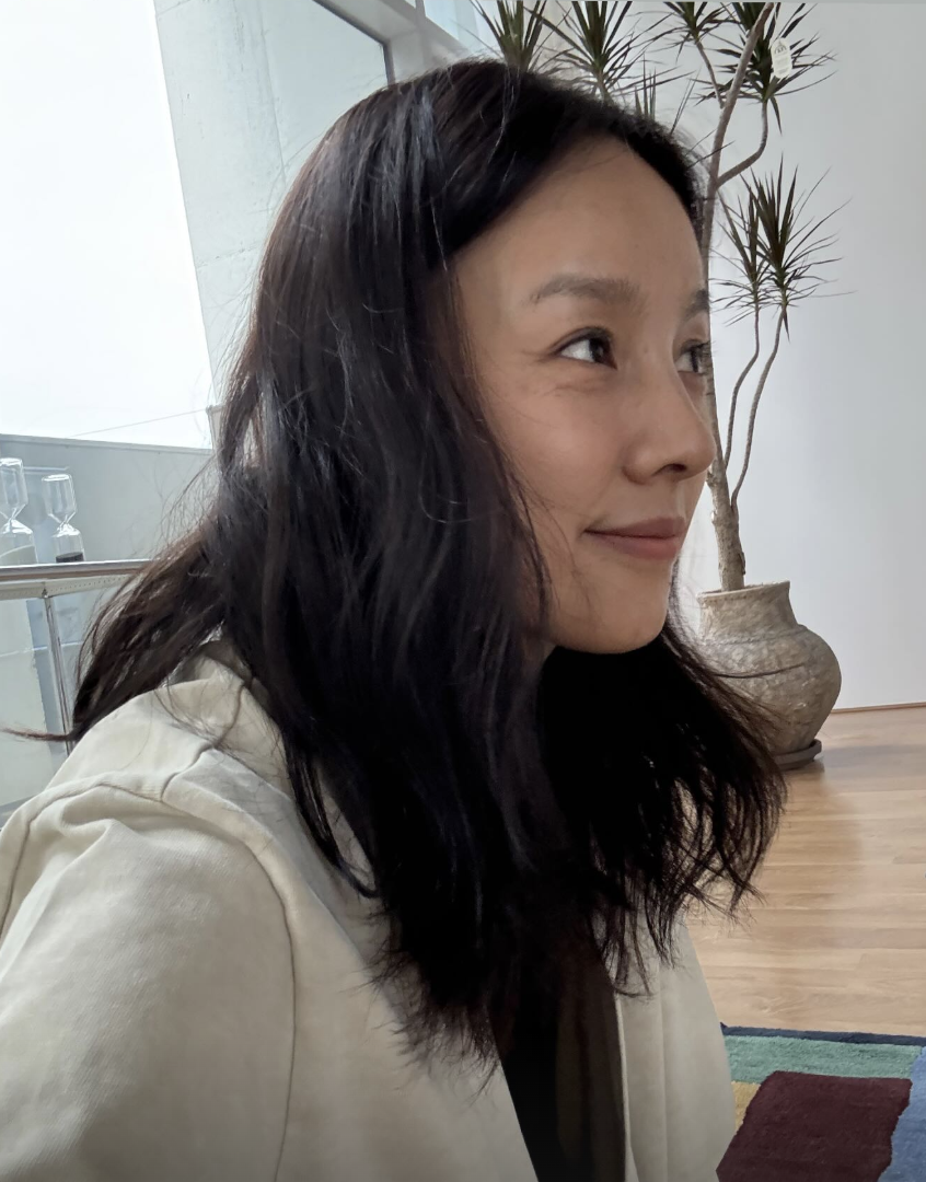<b>이효리</b>, <b>요가원</b> 오픈 후 첫 셀카 공개…민낯 청순美 눈길