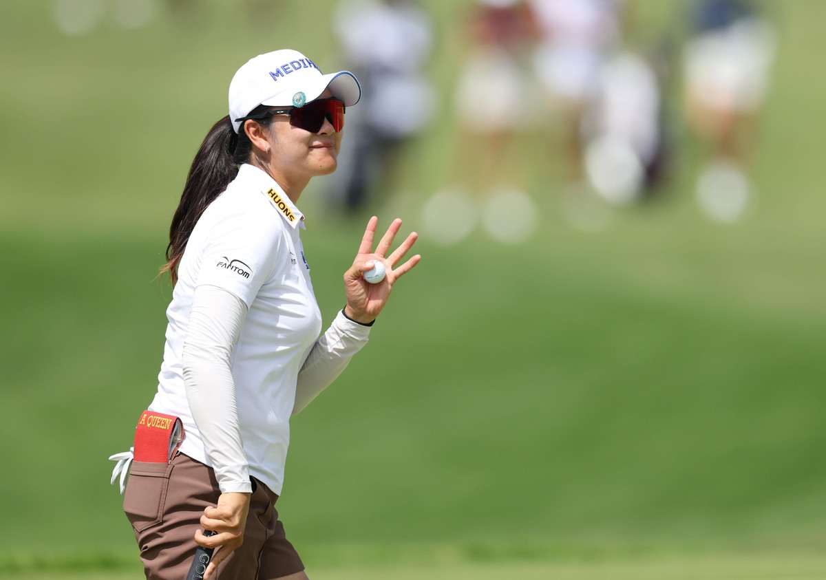 <b>김아림</b>, <b>롯데 챔피언십</b> 1R 공동 5위… 황유민·박성현 공동 8위 쾌조의 ...