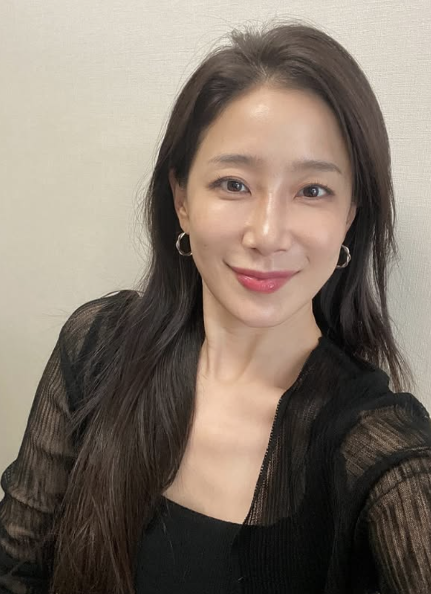 <b>김하영</b>, ‘<b>서프라이즈</b>’ <b>재정비</b> 소식에 “신혼여행 중 울다 웃다 반복했...