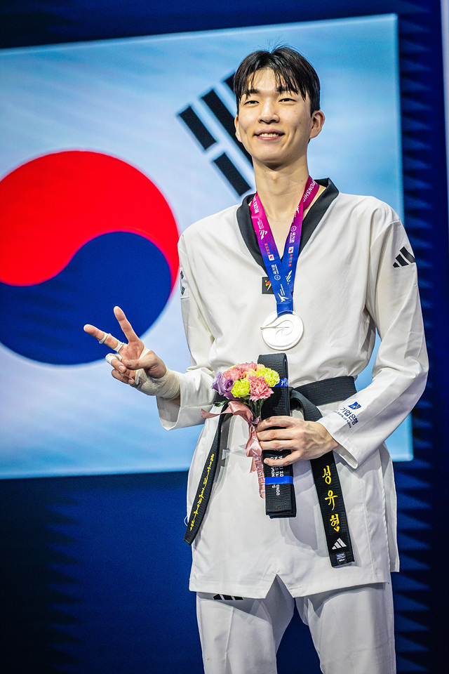 “LA 향해 달려가겠다” 첫 태극마크 단 <b>태권도 성유현</b>, 세계선수권 銀
