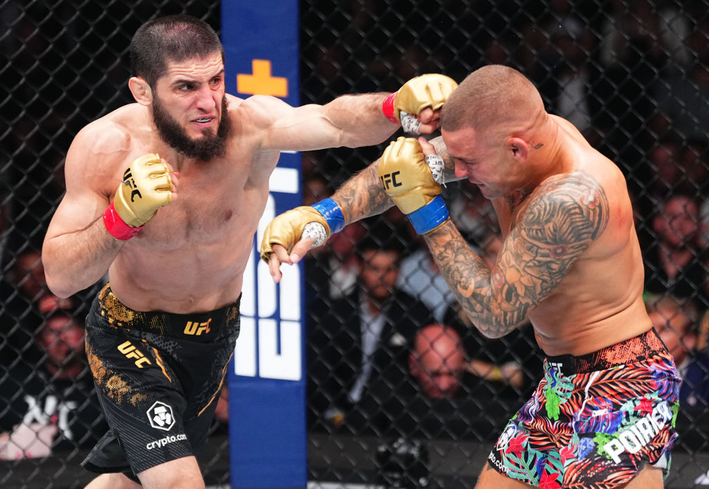 ‘슈퍼 파이트’ 승자는?… <b>마카체프</b>, UFC 웰터급 챔피언 <b>델라 마달레나</b>...
