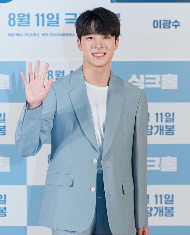 <b>남다름</b> 모친, <b>SNS</b> 계정 <b>논란</b> 해명… “억지로 막거나 강요하지 않는다”