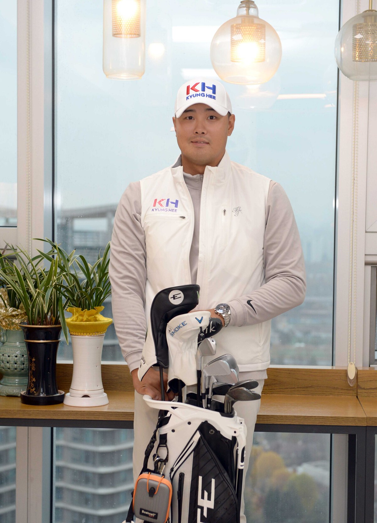 수영 기대주에서 김홍택 캐디로… 황경식 캐디 "백맨 아닌 동반자" [인터...