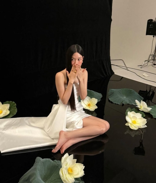 文佳煐曝光優雅寫真 展現清新魅力 預備出演tvN新劇《鯨魚星》