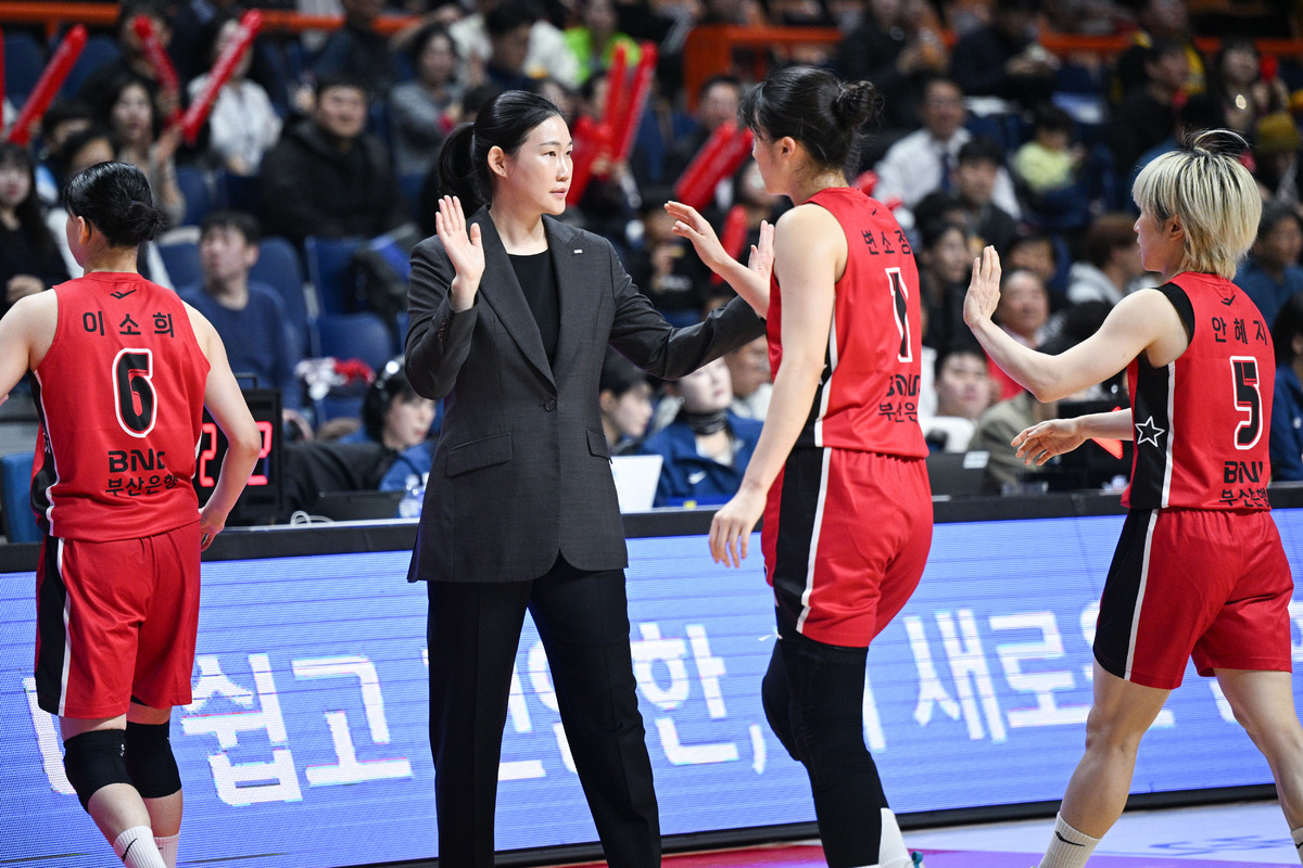 BNK Thất Bại, PO Hàng Loạt: Park Jung-eun Thừa Nhận 'Sự Hụt Hẫng Trong Vận Hành'