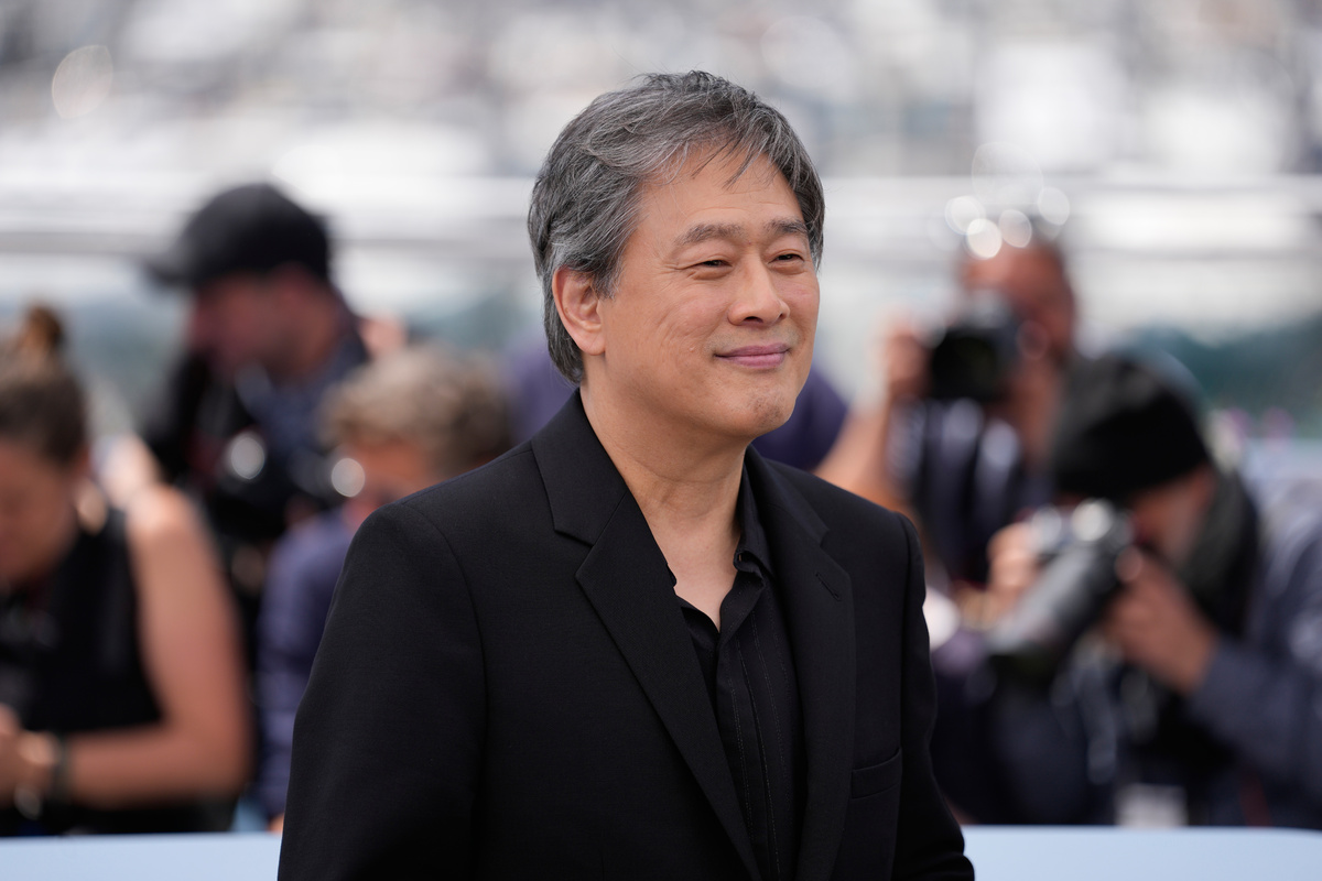 [온탕냉탕] 박찬욱, 佛 최고 문화훈장 수훈→변우석·아이유 드라마 논...