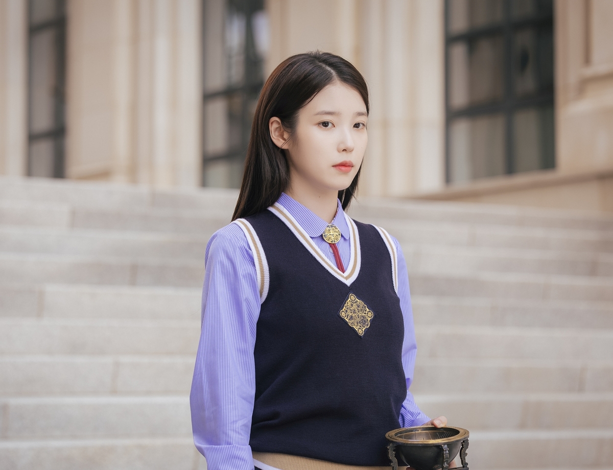 [BS이슈] 지방선거 부실 분노가 왜 아이유·조인성에게?…주객전도된 ‘...