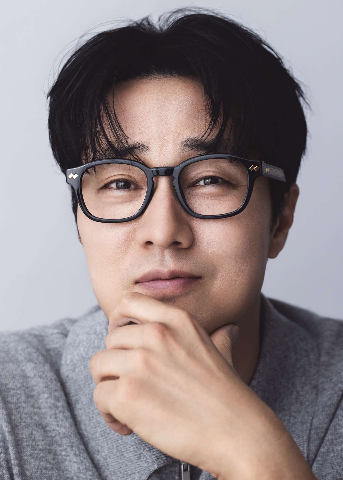 말 대신 눈빛으로…<b>소지섭</b>, ‘엄지척’ 받은 비결 [스타톡톡]