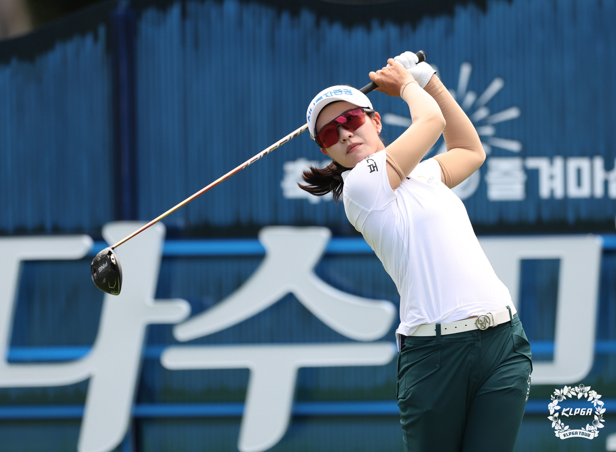 <b>박민지</b>, 제주삼다수 2R 공동 2위 도약… KLPGA 최다승 단독 1위 정조준