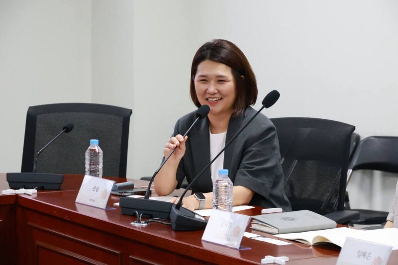 <b>손솔</b> <b>의원</b> “작은도서관 운영 지속가능성 높여야”…<b>국회</b>서 지원방안 논...
