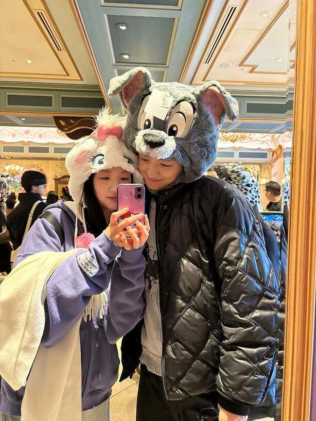 <b>지예은</b><b>바타</b>, 사랑의 결실 맺는다…12월 <b>결혼</b>