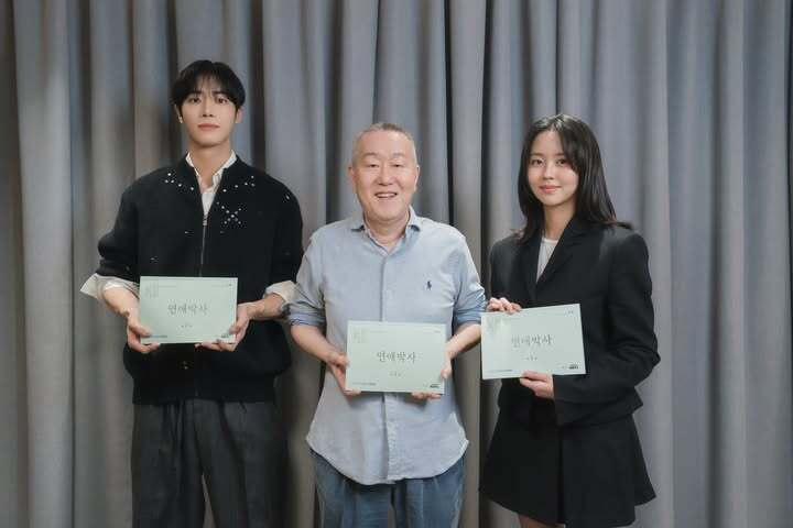 “조금 더 잘할걸…” <b>김소현</b>, 故 안판석 유작 ‘연애박사’ 첫방송 전...