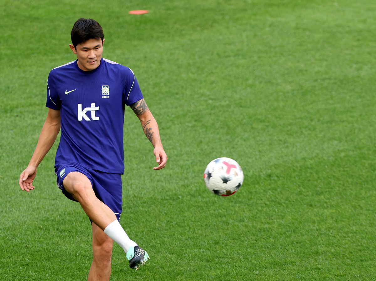 국가대표 수비수 김민재, <b>EPL</b> 챔프 아스널 이적설… “겨울시장서 검토...