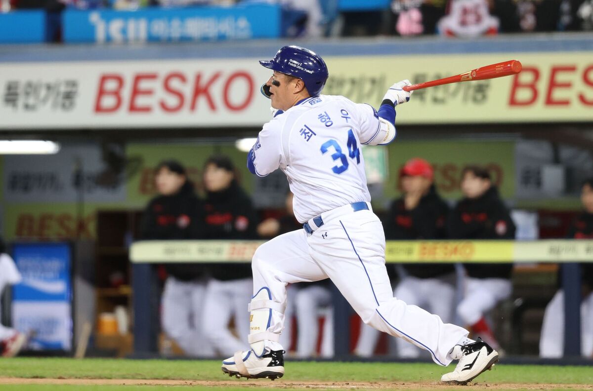[PO2] PS <b>최고령</b> 기록 독식…삼성 <b>최형우</b>, 이번엔 <b>홈런</b>이다