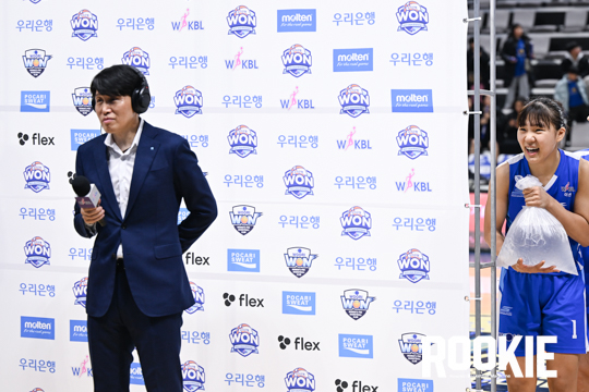 [포토] <b>박지현</b> '오늘 중 가장 밝은 표정'