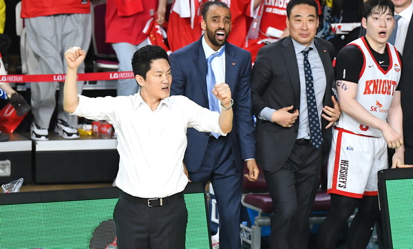[KBL FINALS] 선수들에게 100%라고 강조해준 내용 있다 기적의 리버스 스윕 꿈꾸는 전희철 감독