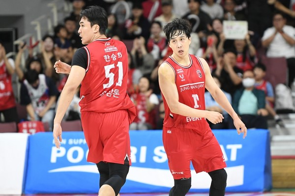 3점+속도전 앞세운 <b>정관장</b>, 가스공사 잡고 개막 <b>2연승</b>