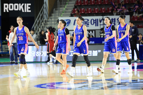 '오늘도 어김없이 폭발했다' <b>이해란 31점</b> 앞세운 삼성생명, BNK 꺾고 설욕...