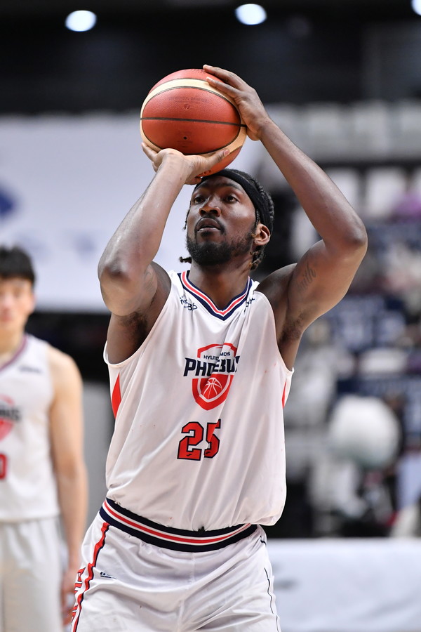 막강 외국 선수진 구축 완료! 정관장, 존 무니 이어 'KBL 경력자 포워드' 라숀 토마스 영입 발표