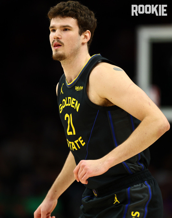 GSW 선택의 순간! '3점슛 36.4%' 213cm 2000년생 네덜란드 장신 센터→459억 FA 대박 임박... 그들의 결정은?