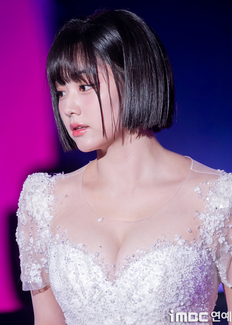 볼륨감 ㄷㄷ 노출 드레스 입은 최근 강미나