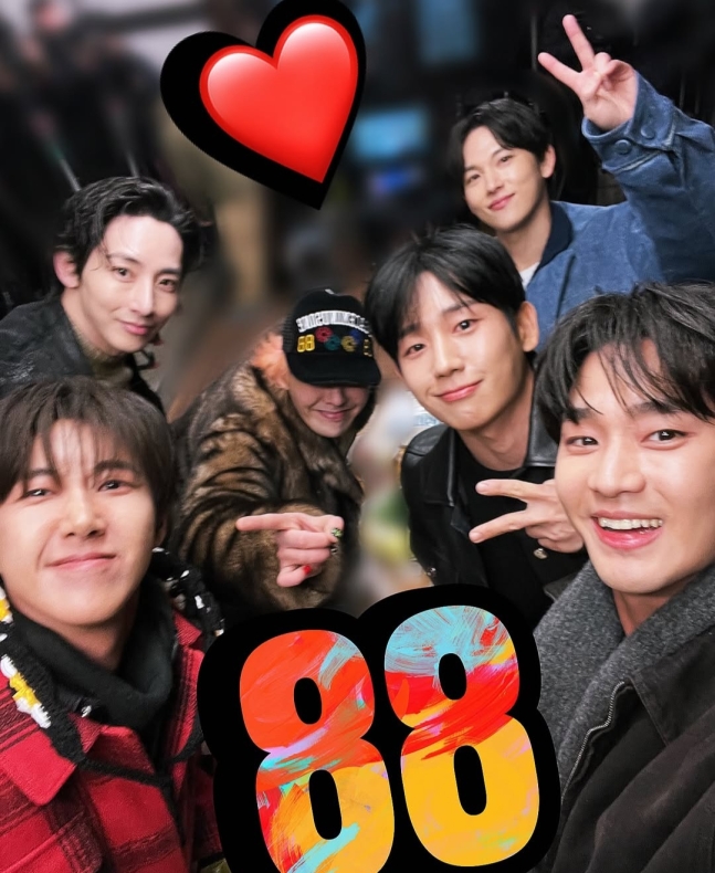 보면 행복한 88즈의 굿데이 88 단체 사진
