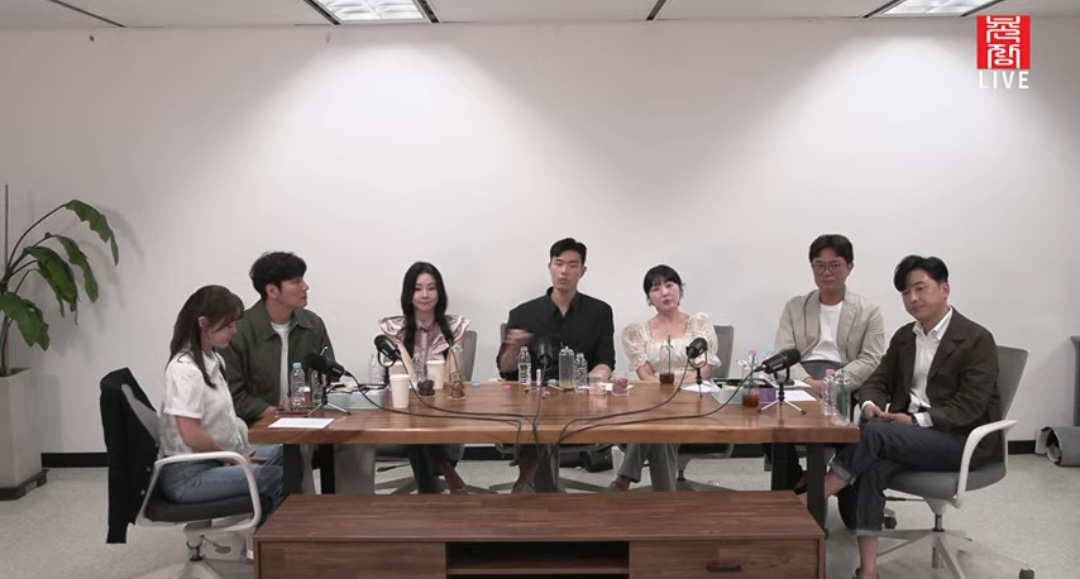<b>국화</b>-<b>14기 경수</b> 결별 “두 달 만나다 헤어져”…‘<b>나솔사계</b>’ 현커 無