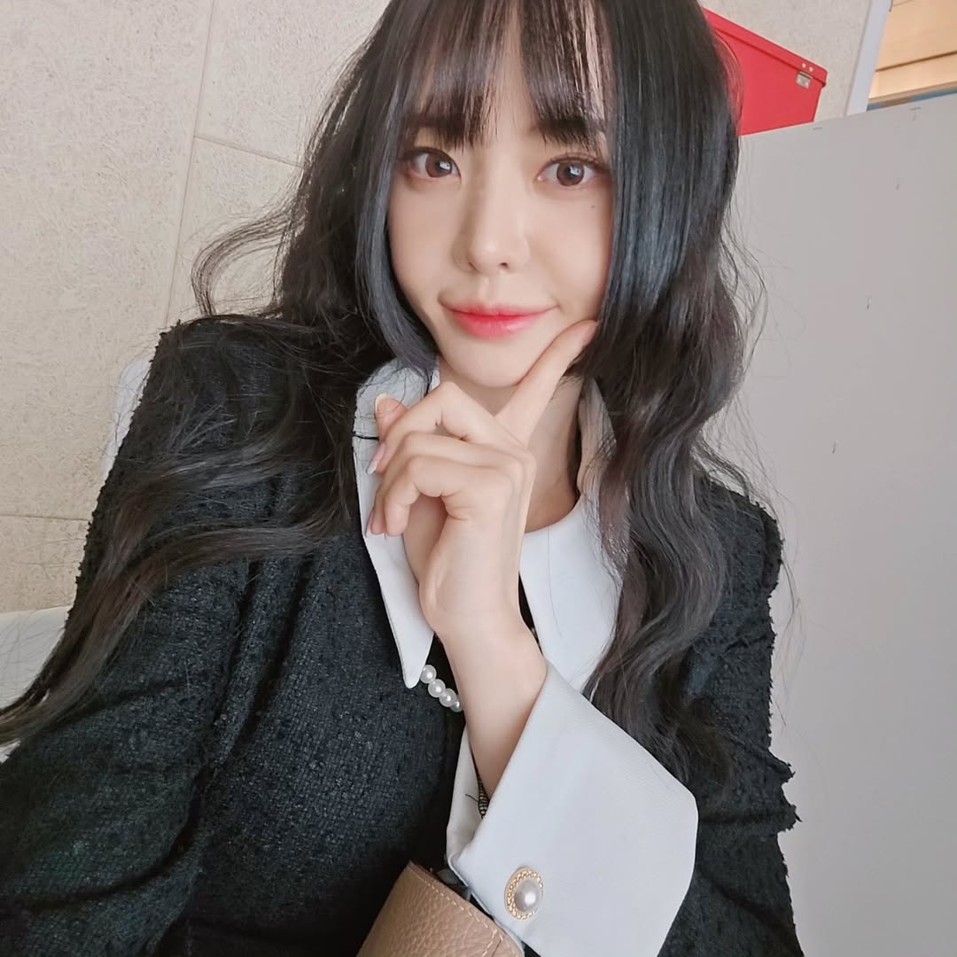 <b>서유리</b>, 논란의 '<b>엑셀 방송</b>' <b>하차</b> "내 의사로 결정"