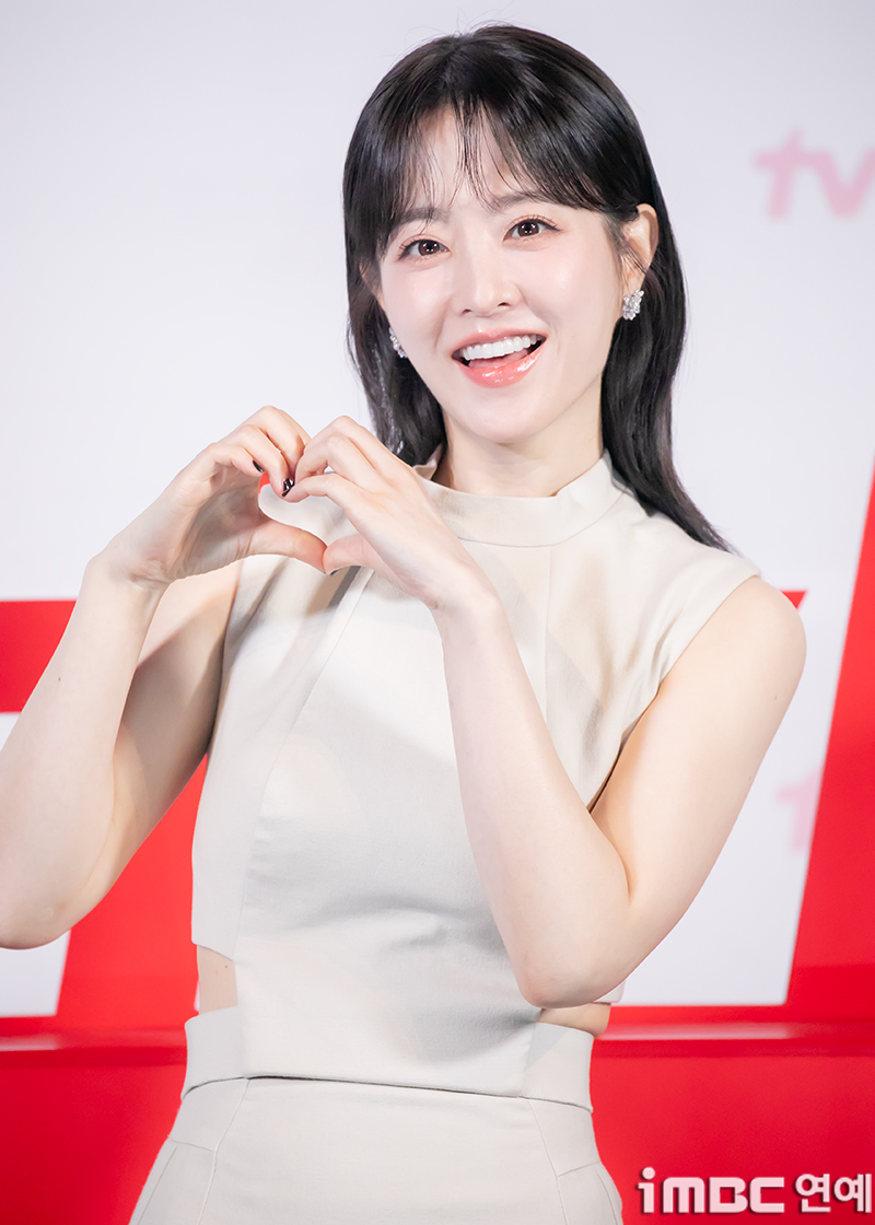 '<b>미지의 서울</b>' <b>박보영</b> "<b>1인</b> 2역, 내 인생에 다시 없을 도전"