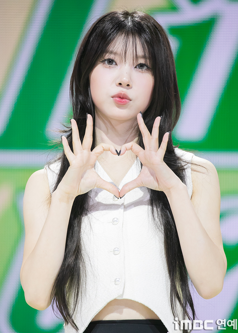 <b>아일릿</b> 모카, 손가락 부상…"병원 진료 받아" [전문]