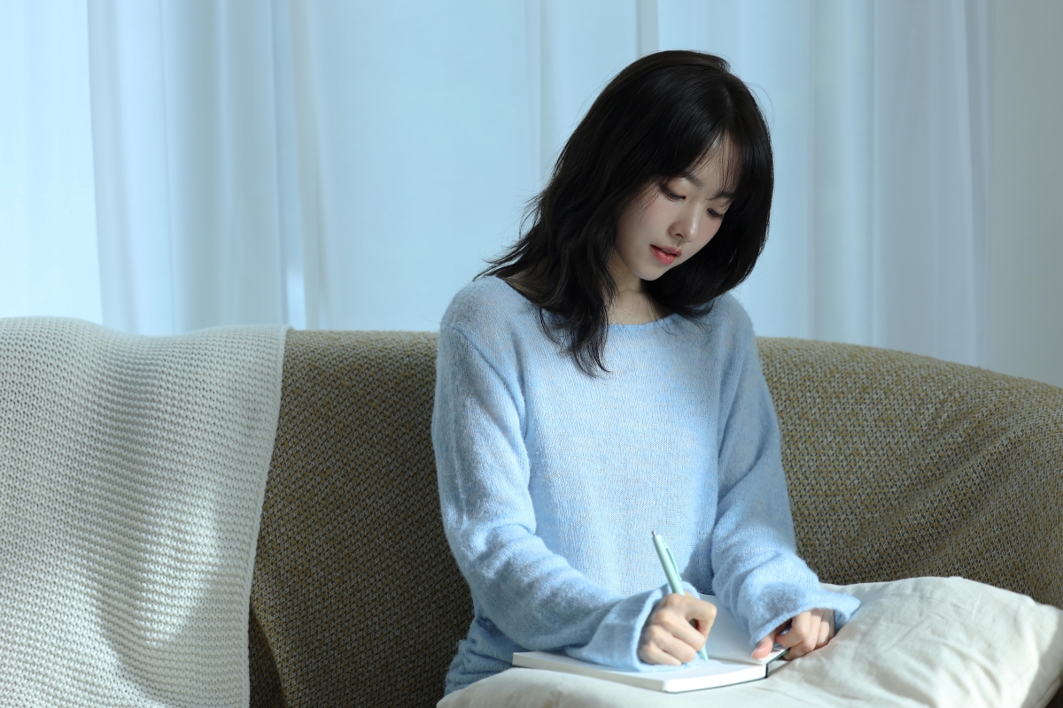 <b>박보영</b>, 팬들 향한 진심…작사 참여한 팬송 <b>팬미팅</b>서 첫 공개