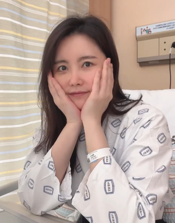 <b>윰댕</b> "<b>자궁 적출</b>했다…암 의심 진단 받아" [소셜in]