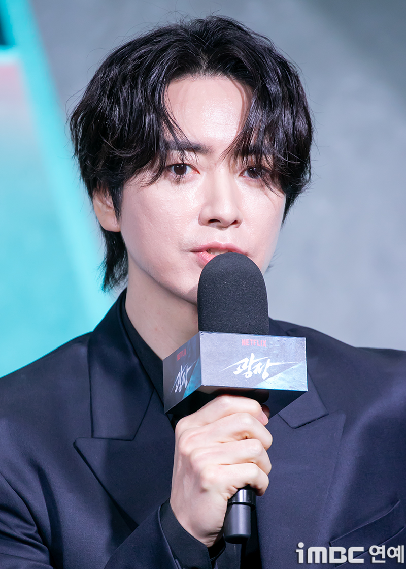 '<b>광장</b>' 이준혁 "<b>소지섭</b>? 말 없지만 따뜻해"