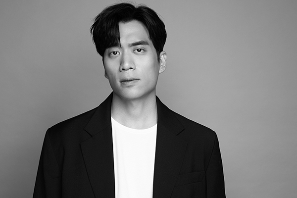 '신스틸러' <b>안창환</b>, 홍진영 소속사 품으로 [공식입장]