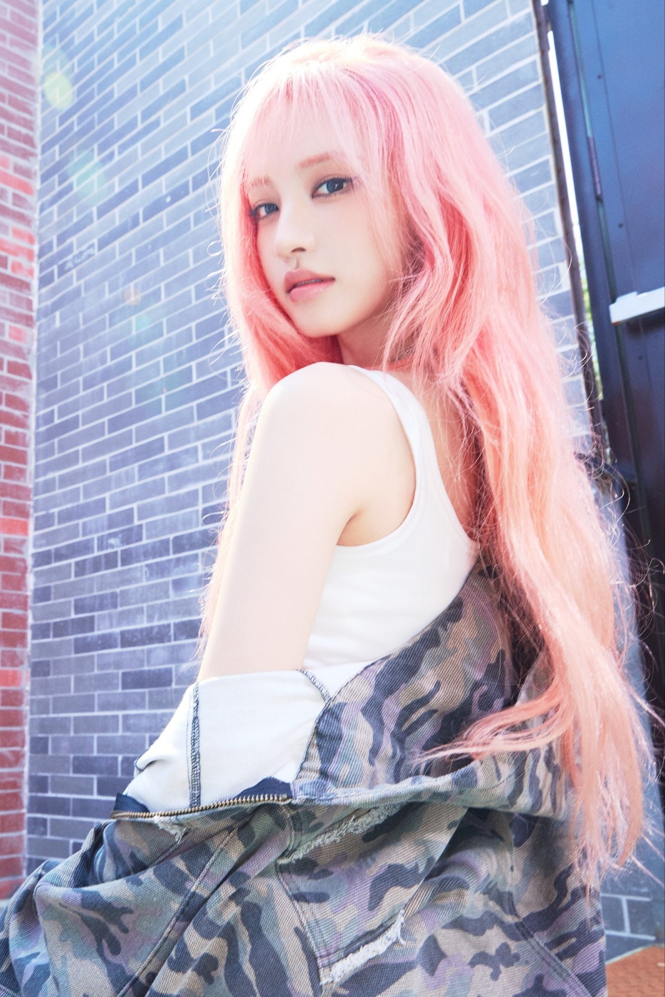 <b>아이브 리즈</b>, 생애 첫 <b>시구</b> 도전 "LG트윈스 승리 기원"