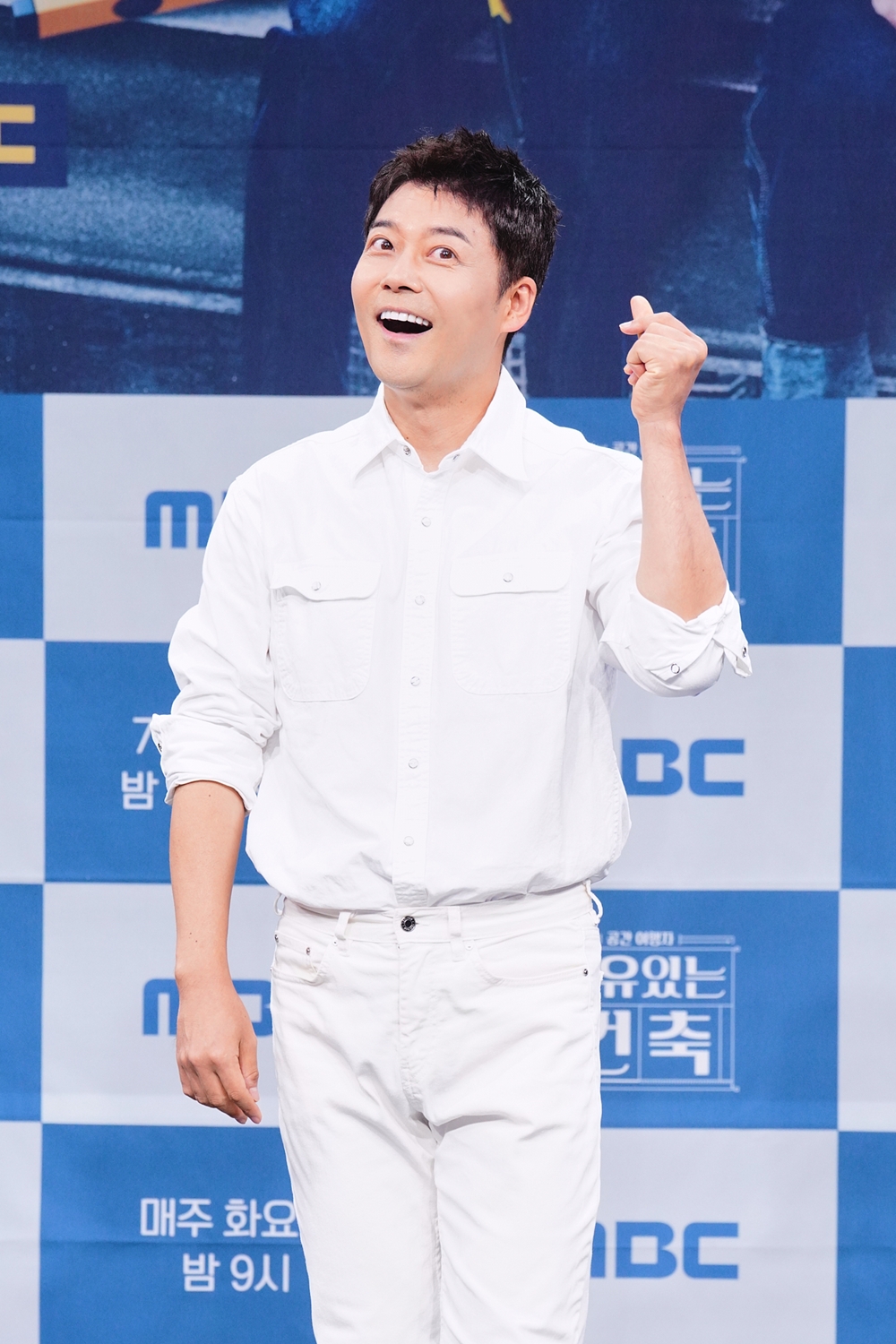 전현무 "'<b>이유있는건축</b>' 정규, 대상보다 기뻐"