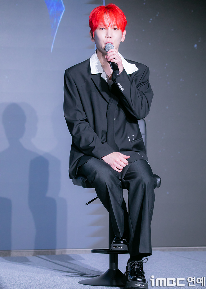[포토] <b>키</b> <b>컴백</b>, 데몬 <b>헌터</b>
