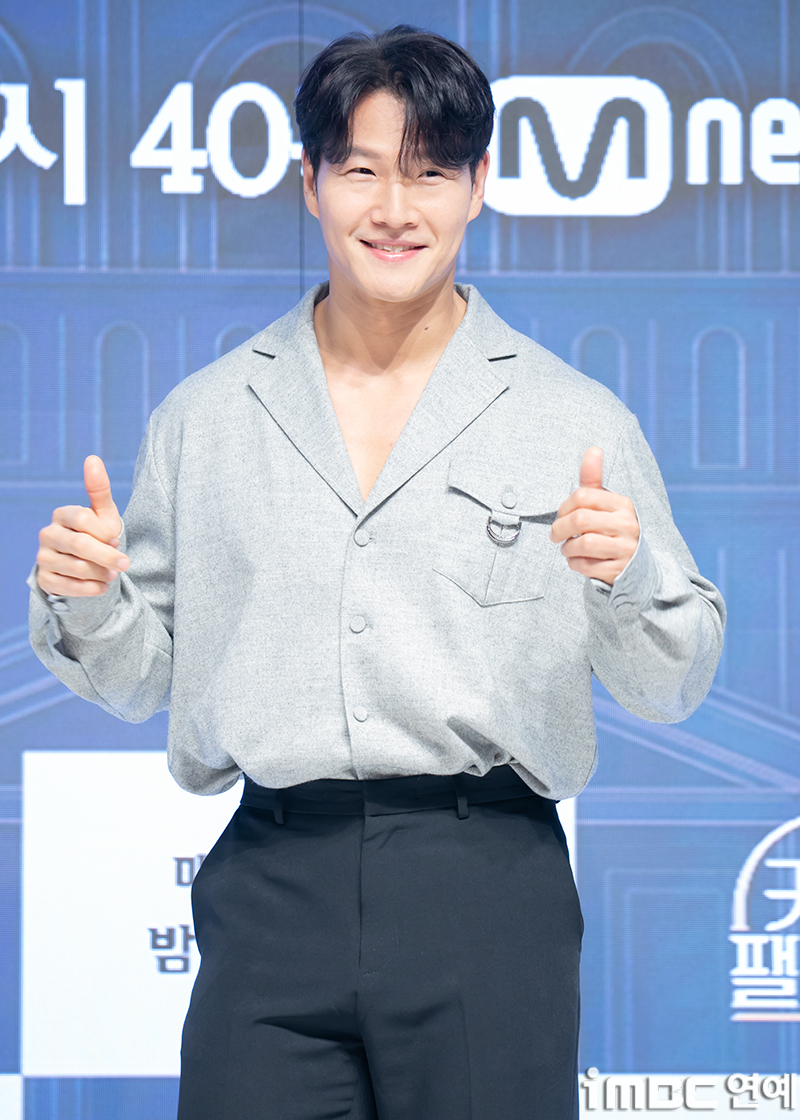 49세 <b>김종국</b>, 드디어 <b>결혼</b> "운동과 <b>결혼</b>한 줄 알았는데...."