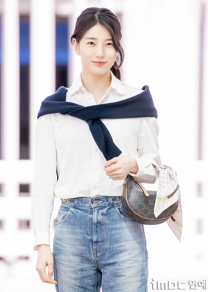 소속사 대표, <b>수지 결혼설</b>에 직접 나섰다 "<b>유언비어</b>"