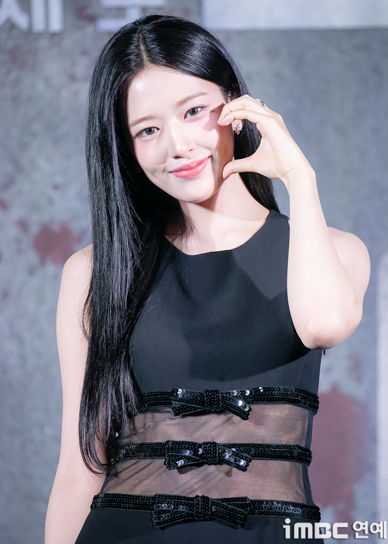 '<b>크라임씬 제로</b>' <b>안유진</b> "부끄러움·어색함 이겨내려 노력"