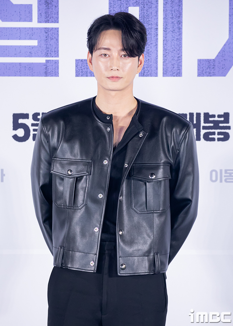 [단독] <b>이현욱</b>, 태종 이어 <b>문무</b>왕 변신…카리스마 폭발 예고(종합)