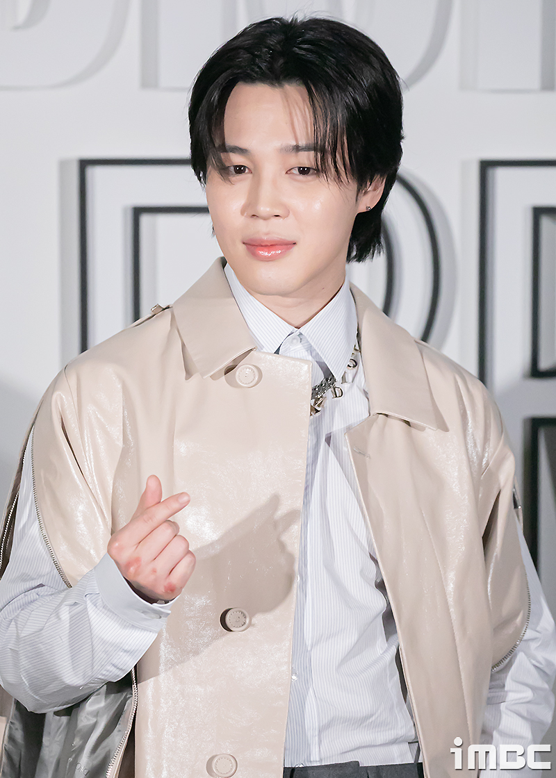 방탄소년단 <b>지민</b>, <b>장학금</b> 1억 또 <b>기부</b>